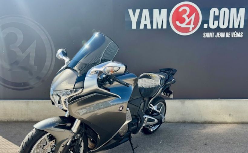 HONDA VFR 1200 F 2