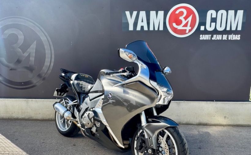 HONDA VFR 1200 F 3