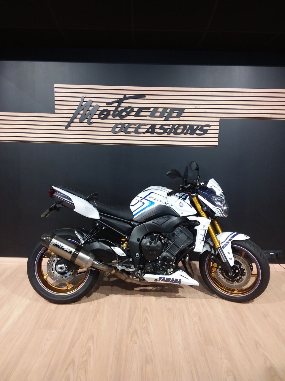 YAMAHA FZ8 R 0