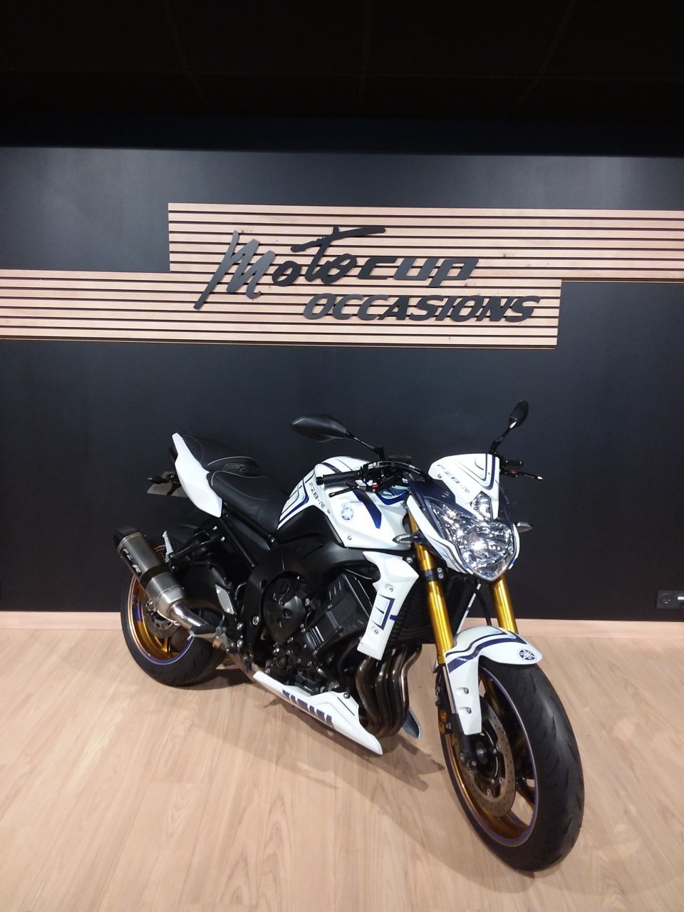 YAMAHA FZ8 R 1