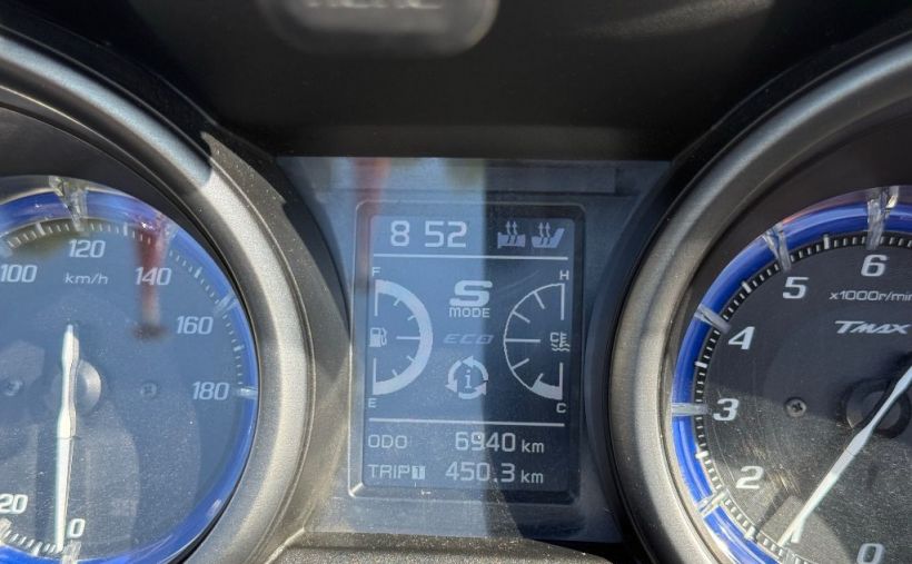 YAMAHA XP T-MAX 560 2