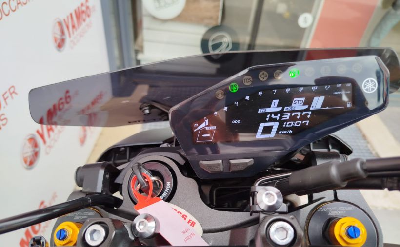 YAMAHA MT-09 SP 11