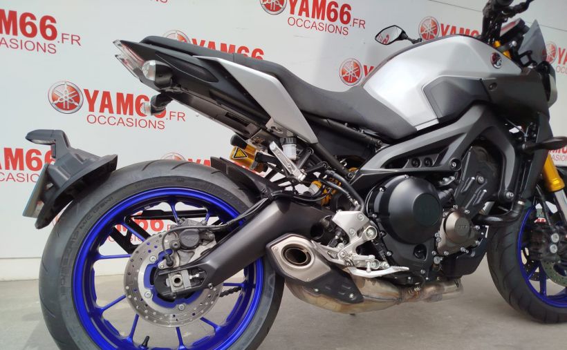 YAMAHA MT-09 SP 8