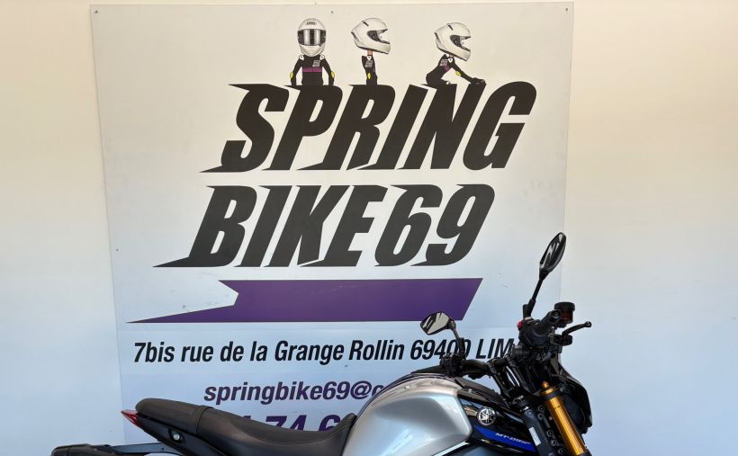 YAMAHA MT-09 SP 4