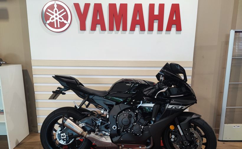 YAMAHA YZF 1000 R1 0
