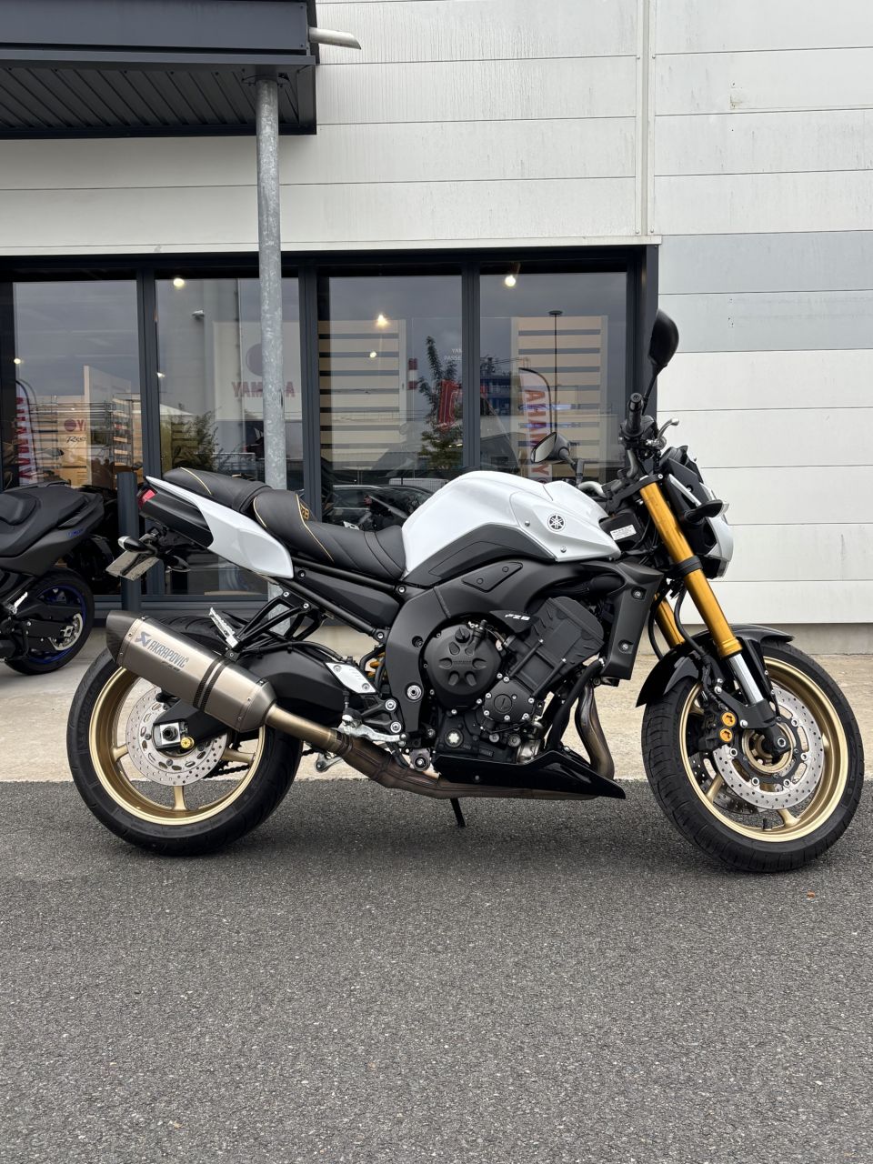 YAMAHA FZ8 1