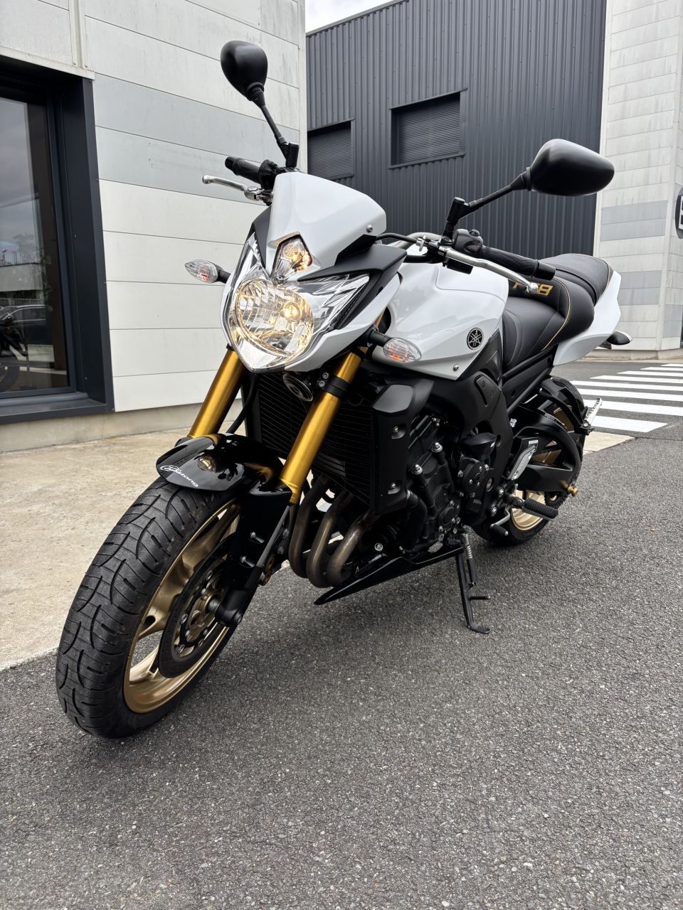 YAMAHA FZ8 2