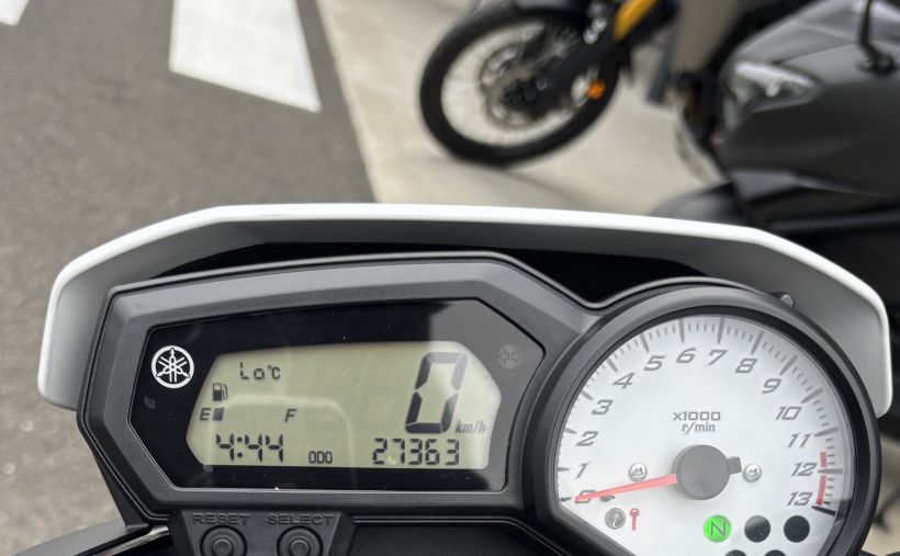 YAMAHA FZ8 4