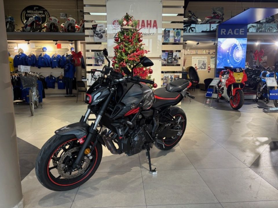 YAMAHA MT-07 35KW 90€/MOIS* 1ERE MAIN FAIBLE KM +2500€ D'EQUIPEMENT GTIE 12 MOIS 3