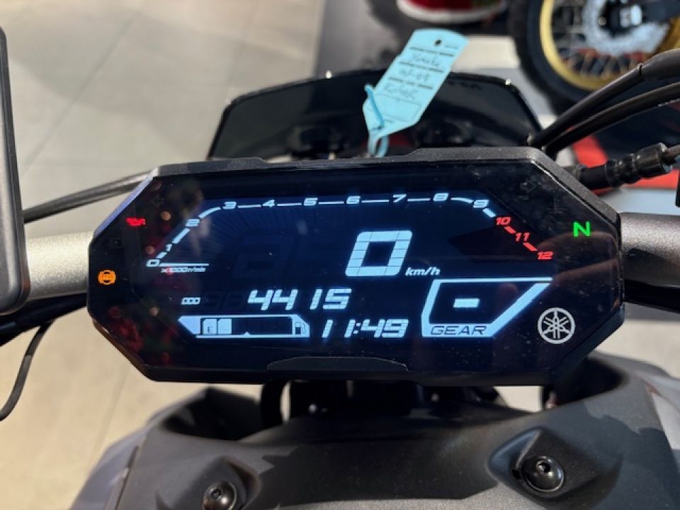 YAMAHA MT-07 35KW 90€/MOIS* 1ERE MAIN FAIBLE KM +2500€ D'EQUIPEMENT GTIE 12 MOIS 5