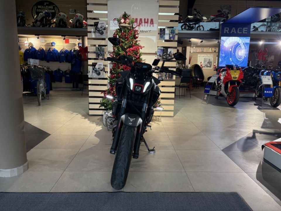 YAMAHA MT-07 35KW 90€/MOIS* 1ERE MAIN FAIBLE KM +2500€ D'EQUIPEMENT GTIE 12 MOIS 2