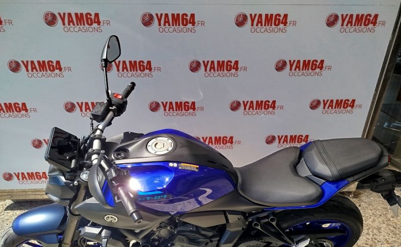 YAMAHA MT-07 Y-AMT 3