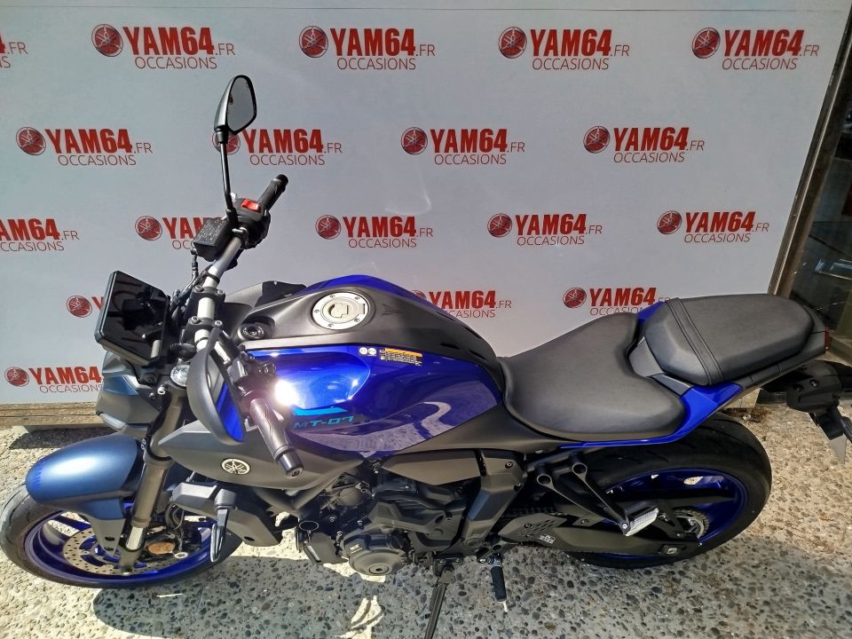 YAMAHA MT-07 Y-AMT 3