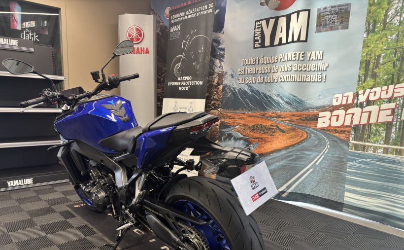YAMAHA MT-09 7