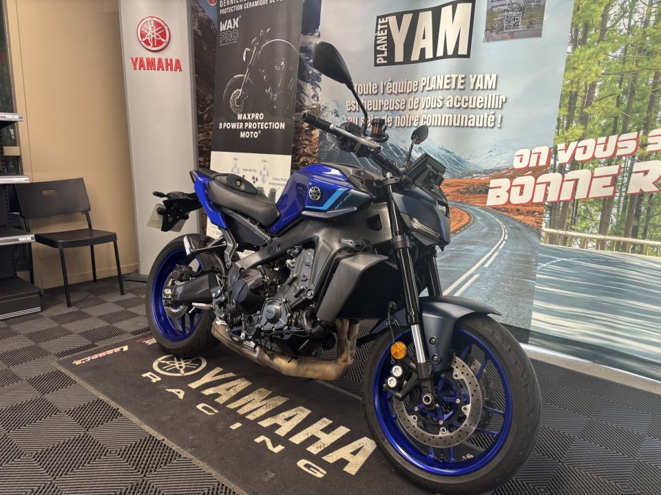 YAMAHA MT-09 1