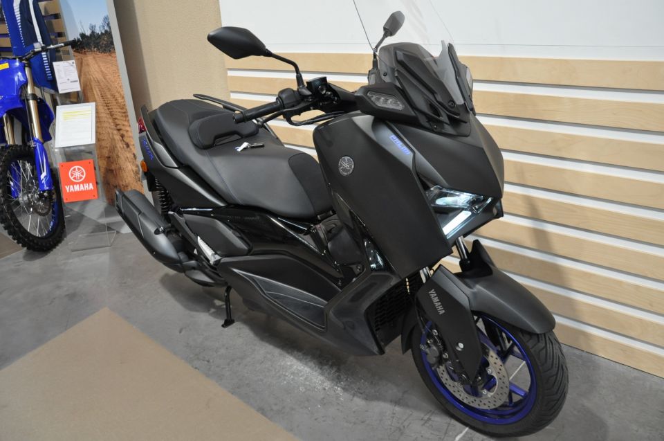 YAMAHA X-MAX 125 5