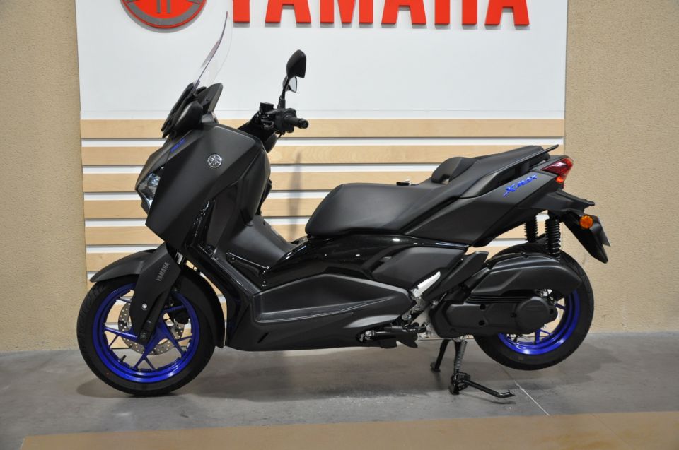 YAMAHA X-MAX 125 8