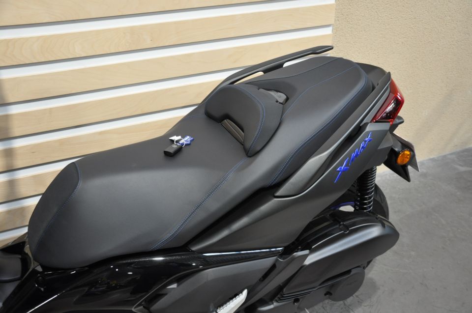 YAMAHA X-MAX 125 12