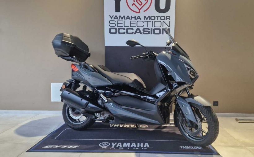 YAMAHA XMAX 300 Tech Max 0