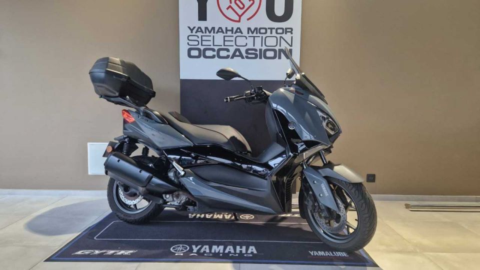 YAMAHA XMAX 300 Tech Max 0