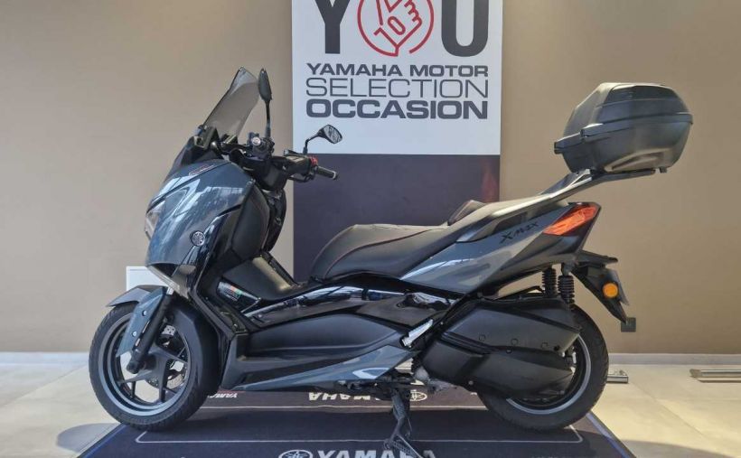 YAMAHA XMAX 300 Tech Max 1