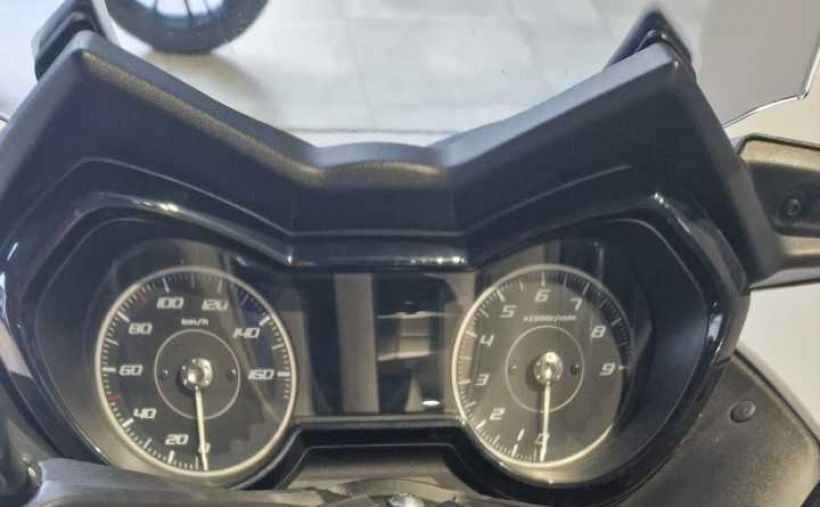 YAMAHA XMAX 300 Tech Max 2