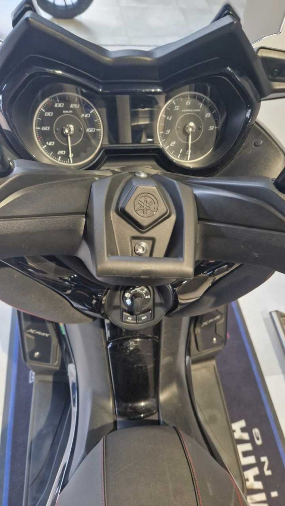 YAMAHA XMAX 300 Tech Max 2