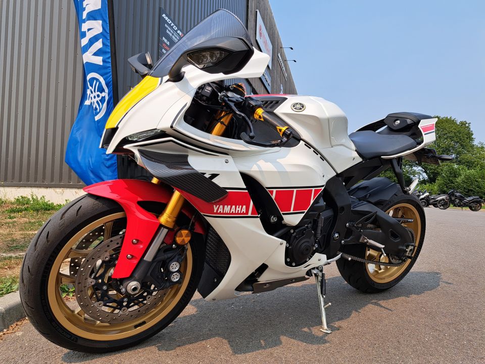 YAMAHA YZF-R1 WORLD GP 60TH ANNIVERSARY 24