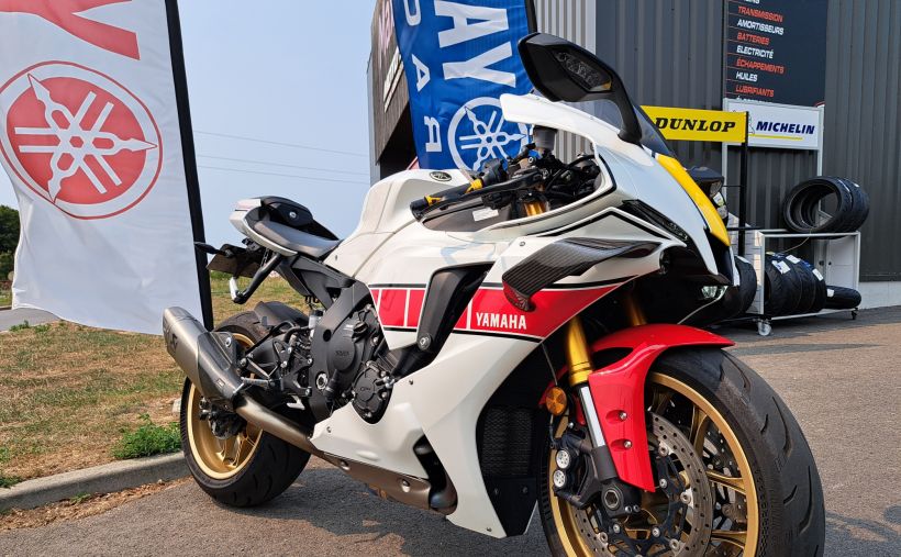 YAMAHA YZF-R1 WORLD GP 60TH ANNIVERSARY 2