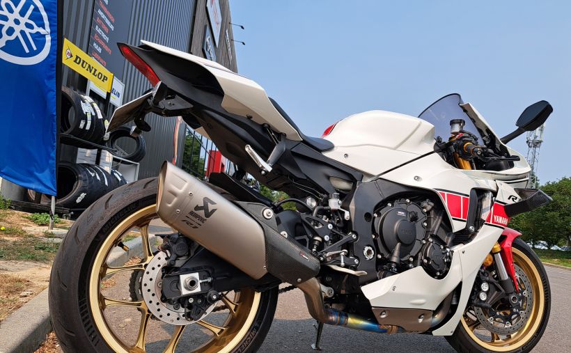 YAMAHA YZF-R1 WORLD GP 60TH ANNIVERSARY 3
