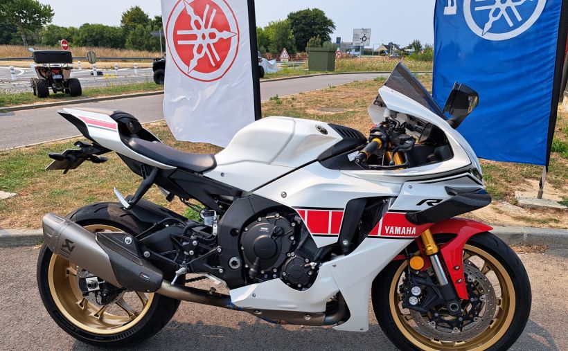 YAMAHA YZF-R1 WORLD GP 60TH ANNIVERSARY 0