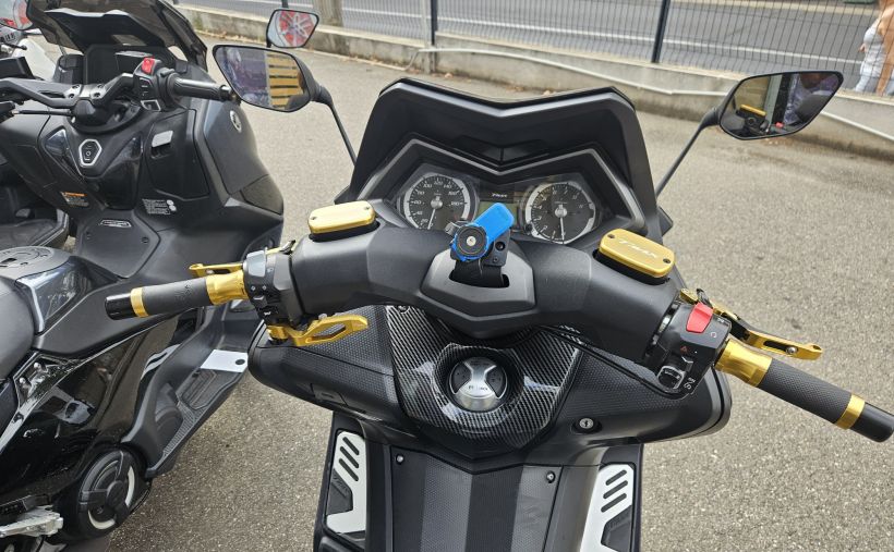 YAMAHA XP T-MAX 530 IRON MAX 4