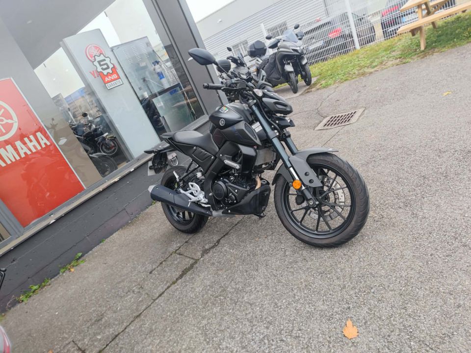 YAMAHA MT-125 ABS 4