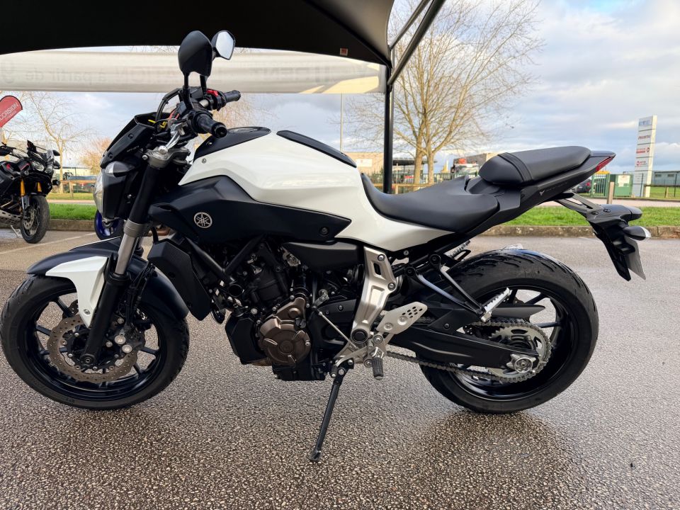YAMAHA MT-07 35KW 3