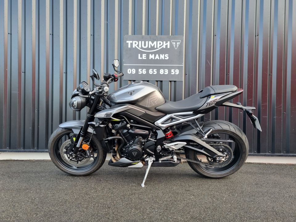 TRIUMPH STREET TRIPLE 765 R 15