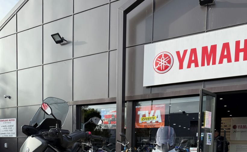 YAMAHA XMAX 300 1