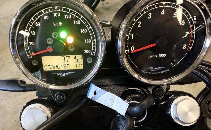 MOTO GUZZI V7 SPECIAL 3