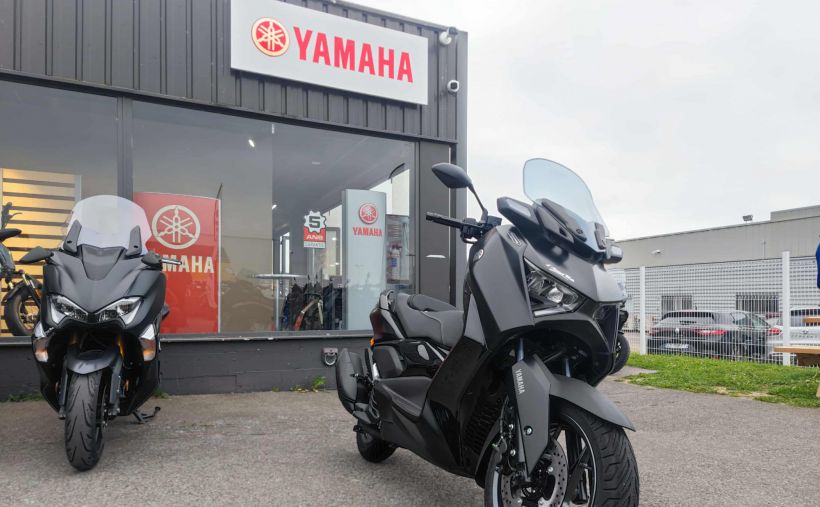 YAMAHA X-MAX 125 TECH MAX 1