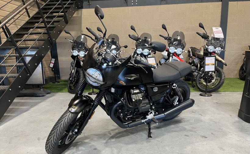 MOTO GUZZI V7 STONE 3