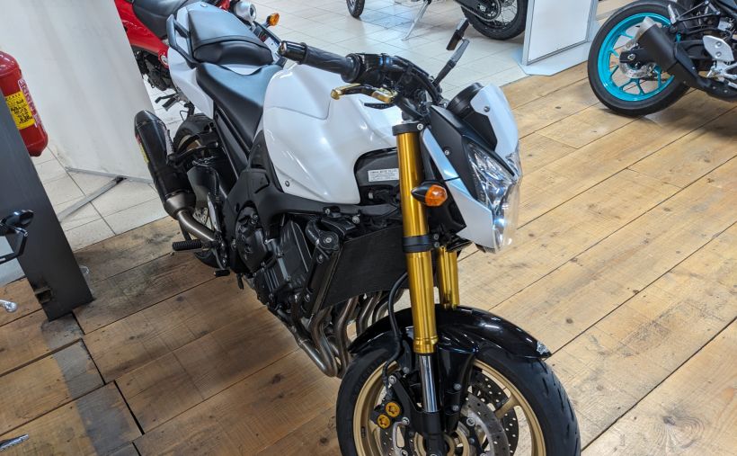 YAMAHA FZ8 4