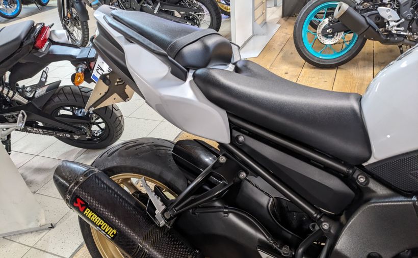 YAMAHA FZ8 5
