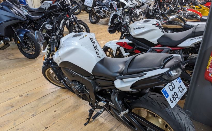 YAMAHA FZ8 6