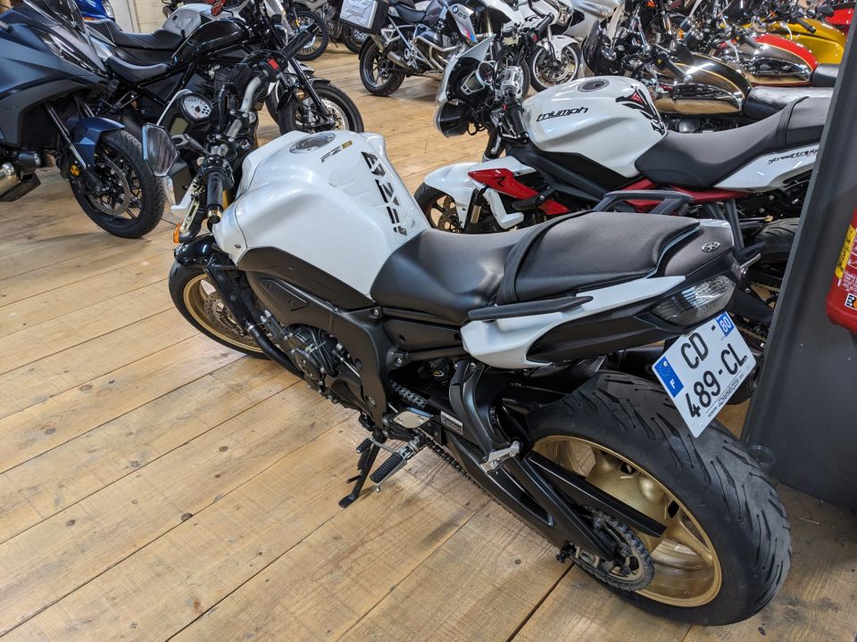 YAMAHA FZ8 60