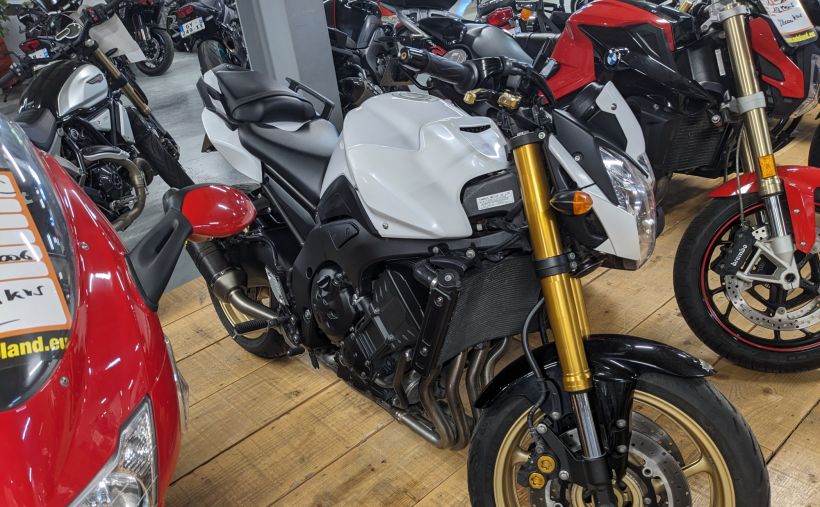 YAMAHA FZ8 0