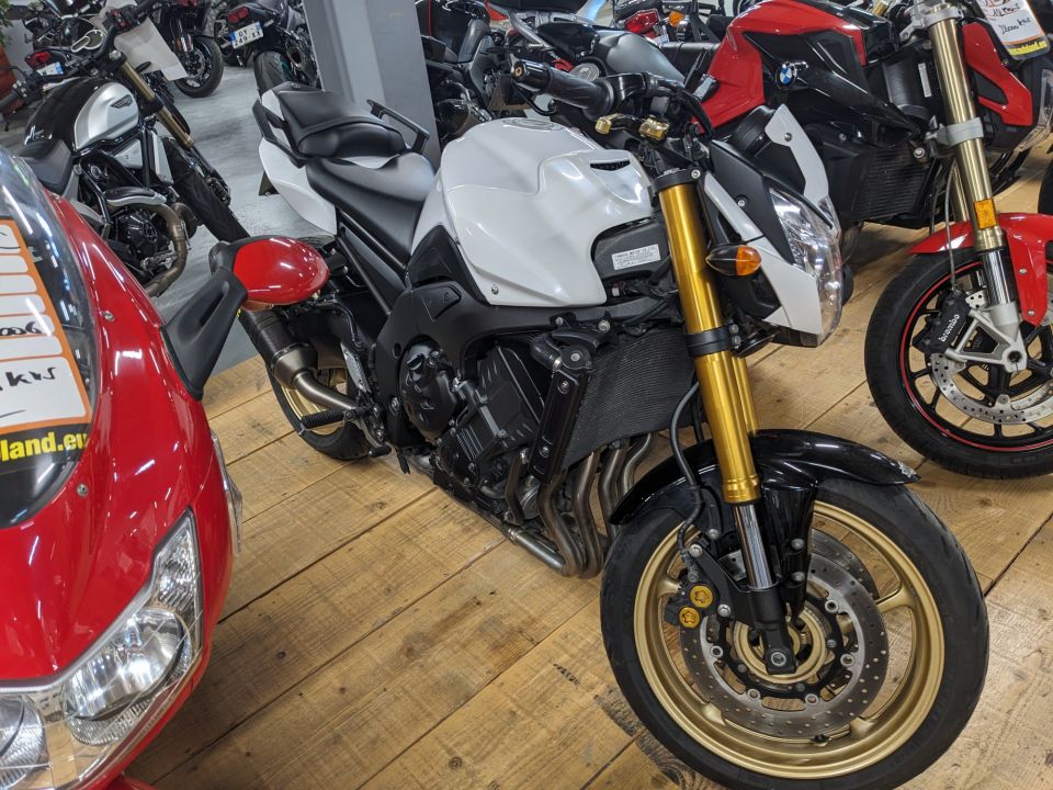 YAMAHA FZ8 0