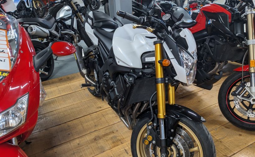 YAMAHA FZ8 1