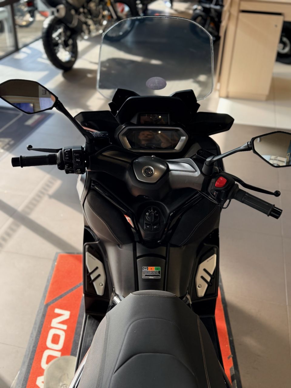 YAMAHA XMAX 300 Tech Max 2