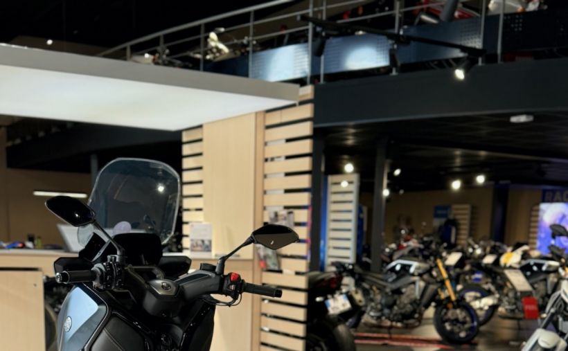 YAMAHA XMAX 300 Tech Max 3