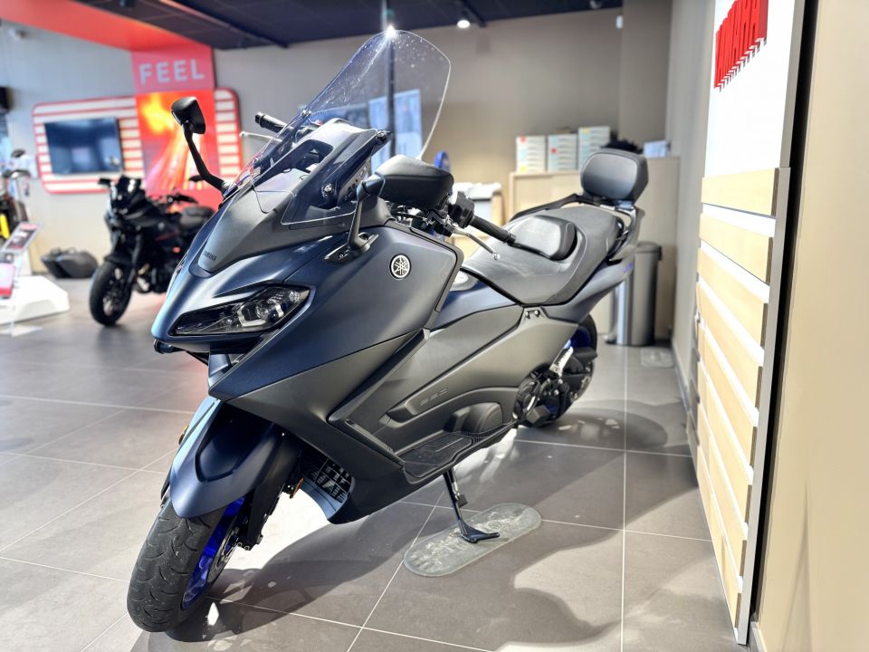 YAMAHA XP T-MAX 560 1