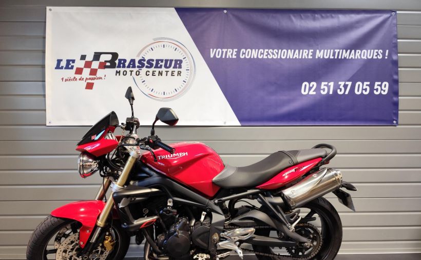 TRIUMPH STREET TRIPLE 675 6